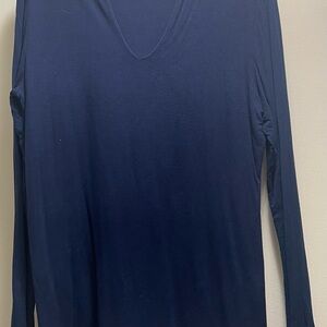 Classic V-Neck Long Sleeve Tee in Navy